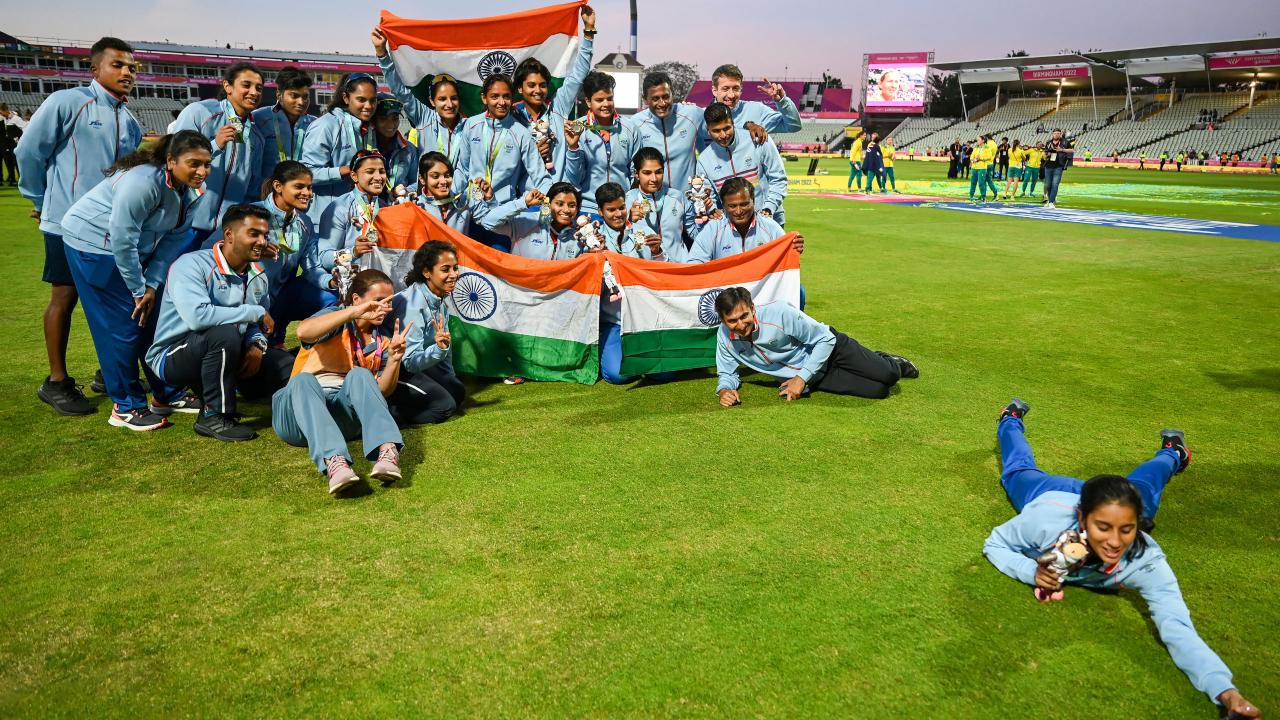 The Indian cricket team pose for a selfie with their silver medals. Photo/PTI