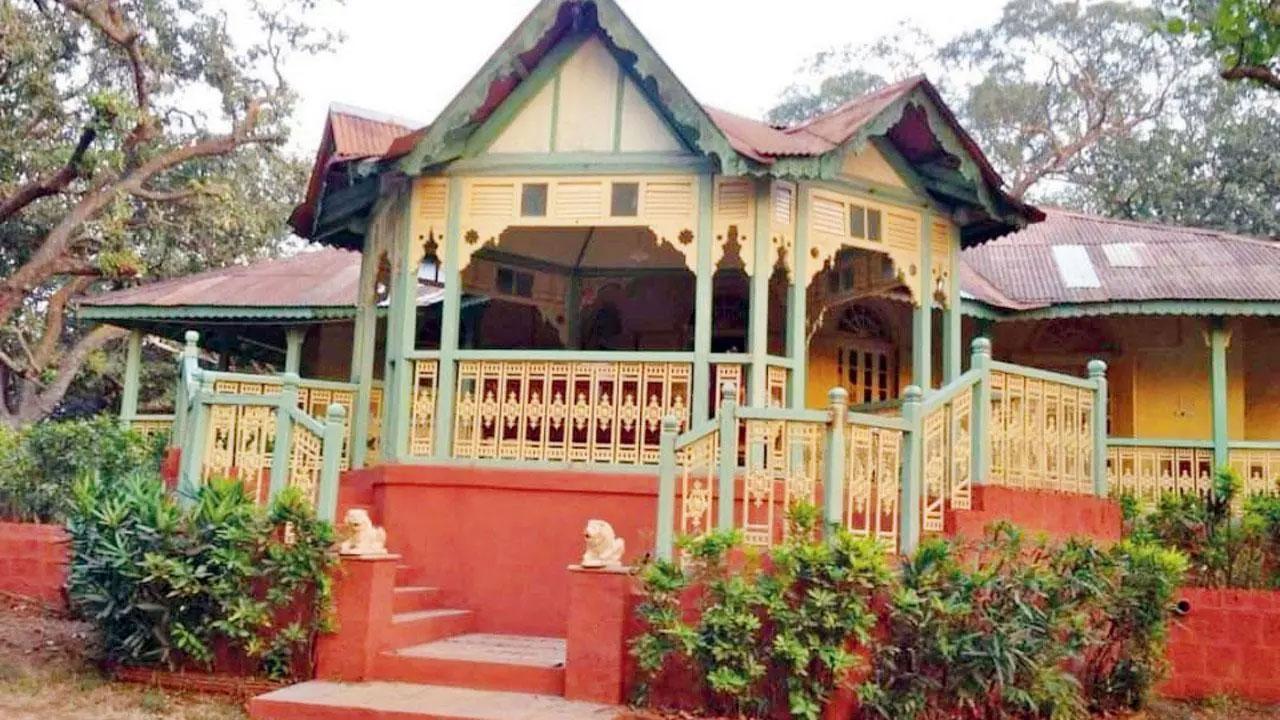 Cops, locals must come together to stop thefts in Matheran
