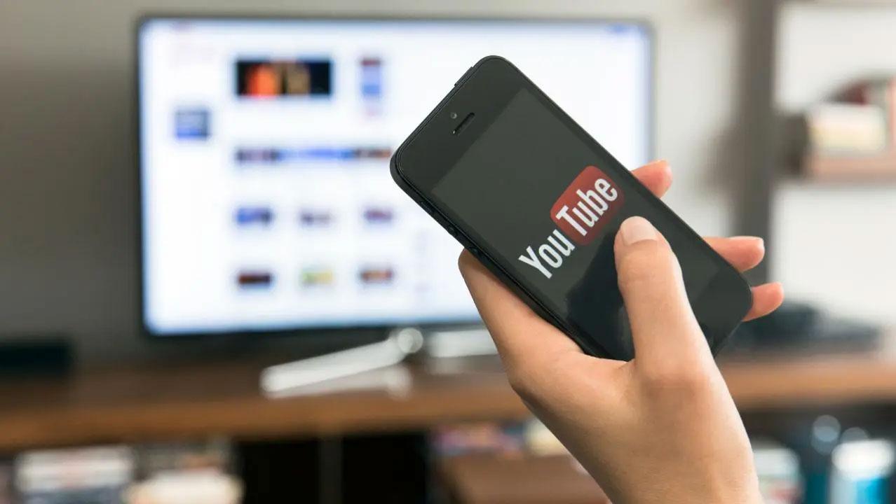 YouTube testing new feature letting premium users zoom into videos on app