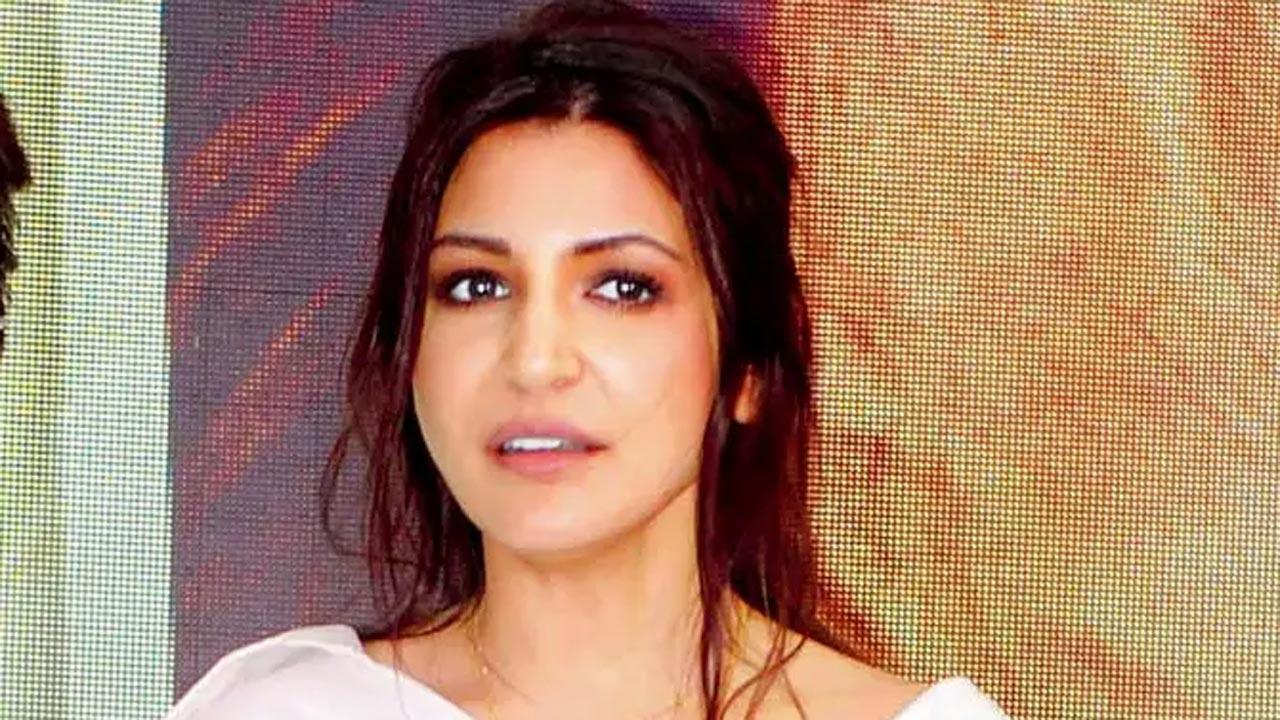 Anushka Sharma wishes 'paw'-sitive morning to her fans