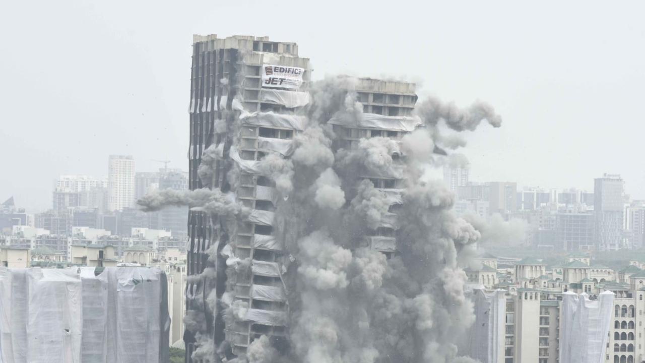 As Noida's twin towers go down, Twitter explodes with mirth, memes and 'demolition' humour