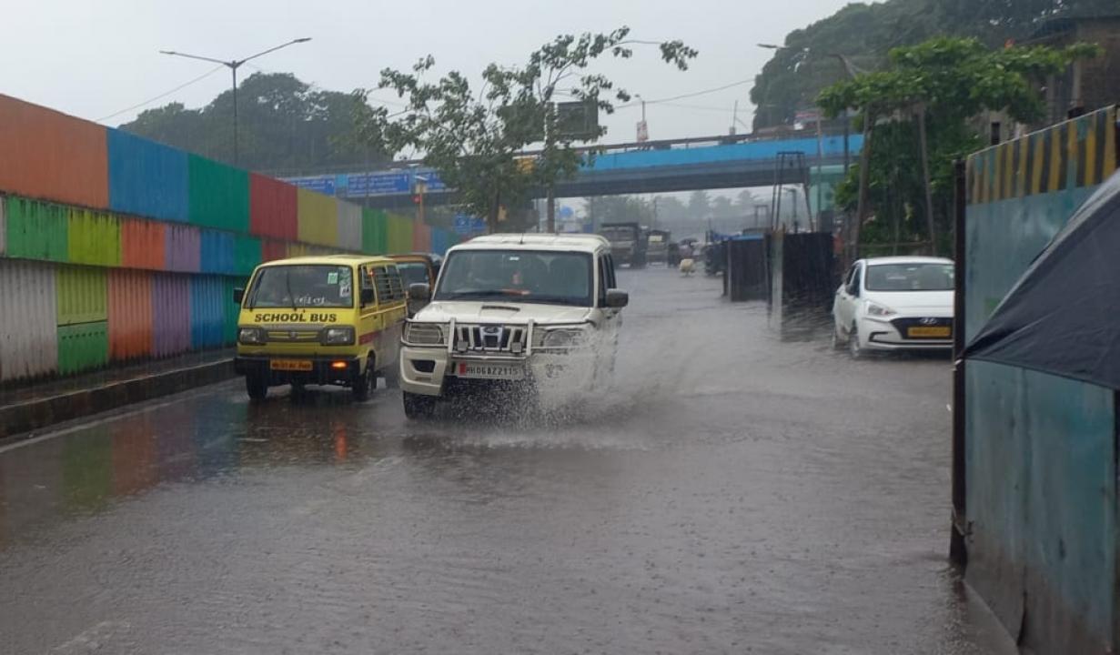 Mumbai News LIVE Updates: Heavy rains cause waterlogging; Malad subway closed