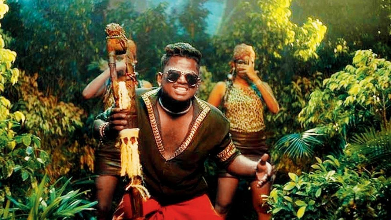 A still from the Enjoy enjaami music video