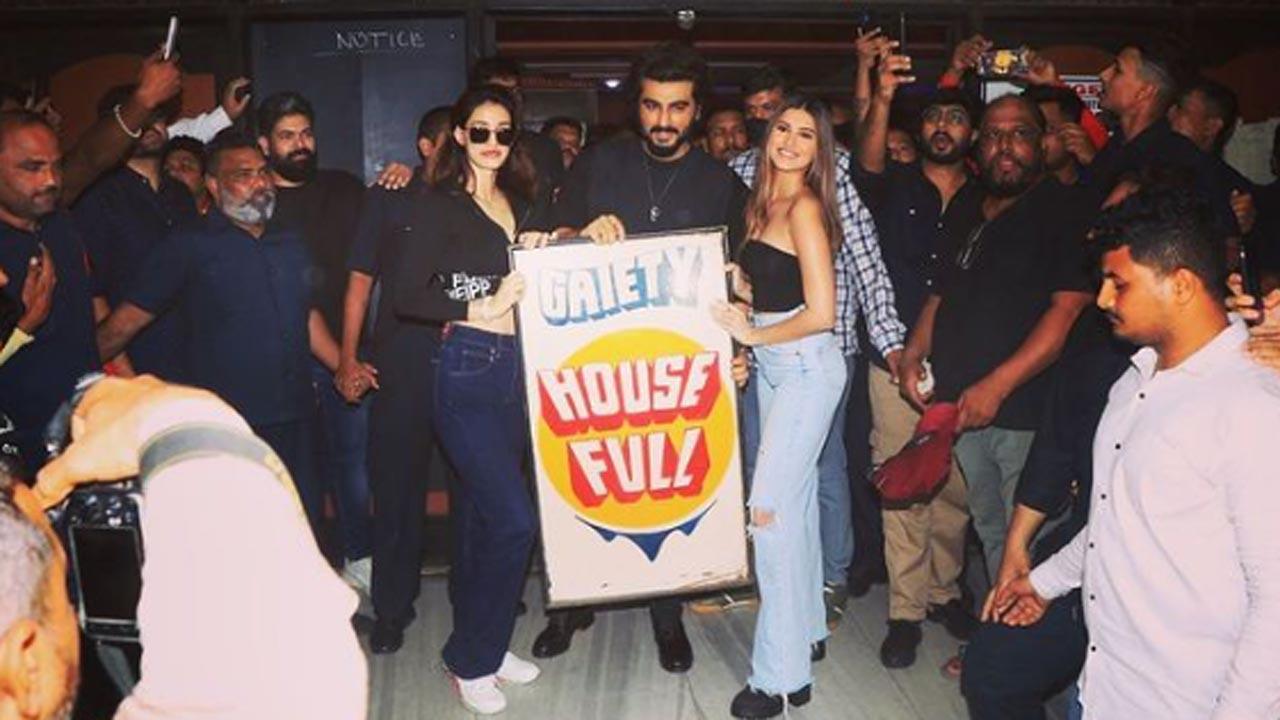 Arjun Kapoor feels overwhelmed as Housefull board shines outside cinema halls