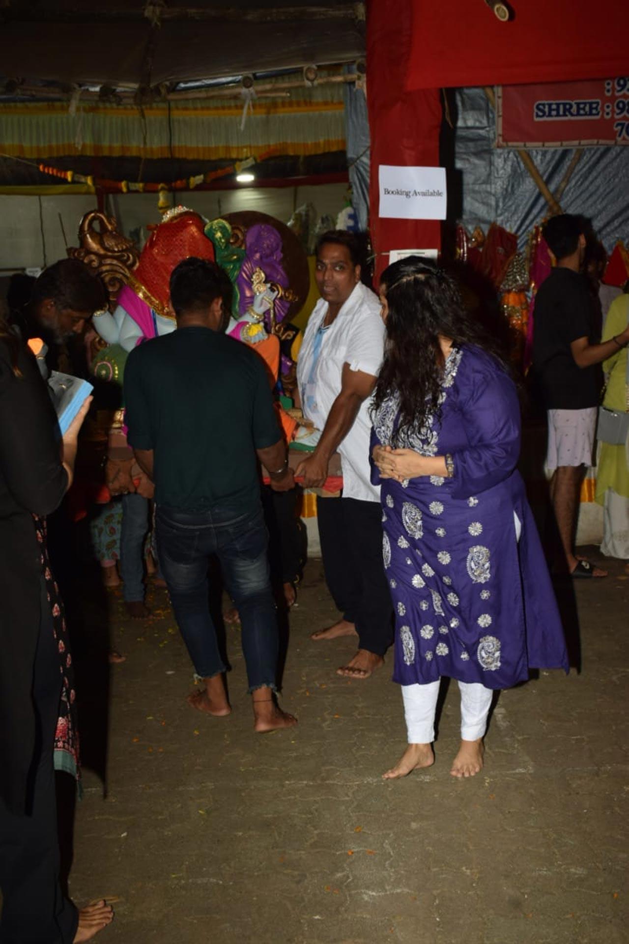 Ganesh Acharya, just like any other year, welcomes Ganpati at his residence, along with his daughter