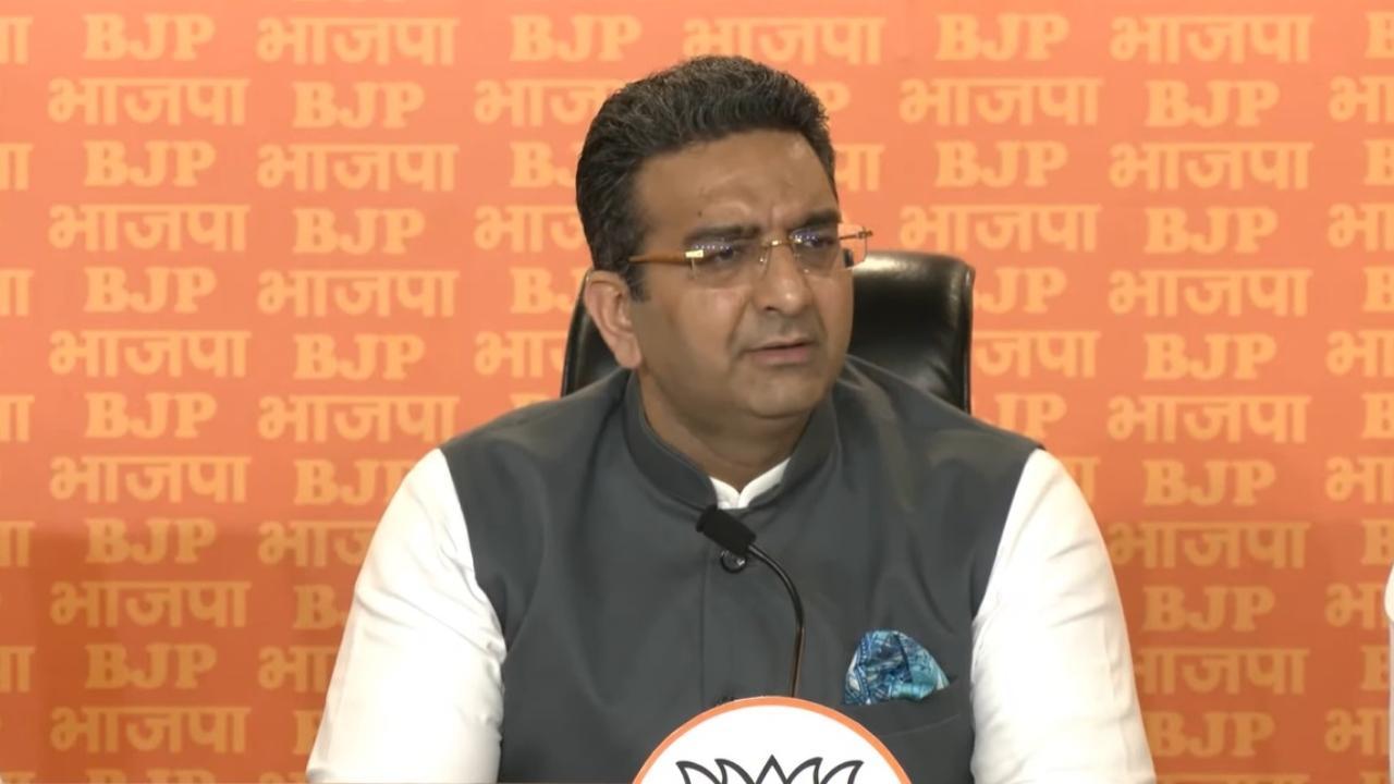 Delhi: BJP alleges corruption in construction of classrooms in government schools