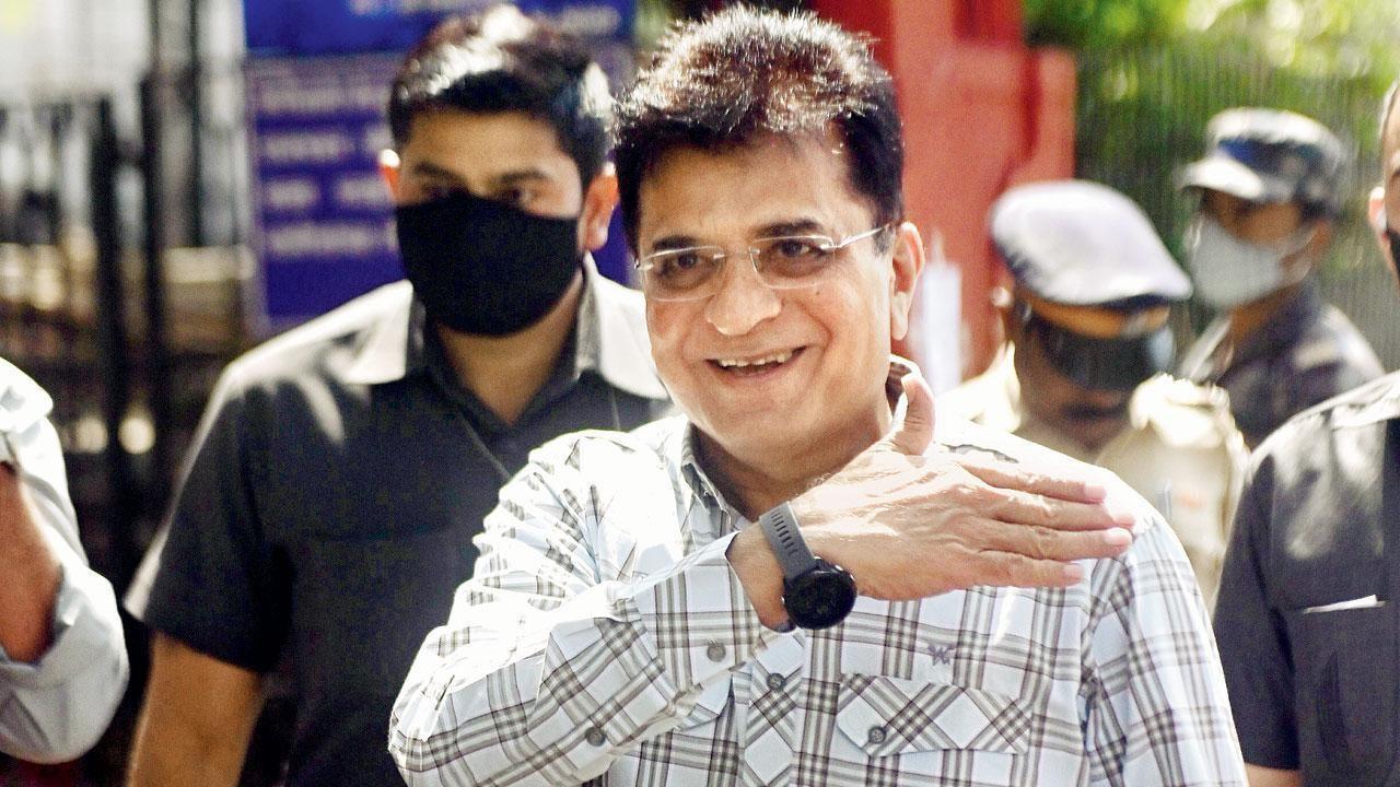 Bombay HC grants anticipatory bail to BJP leader Kirit Somaiya, his son in cheating case