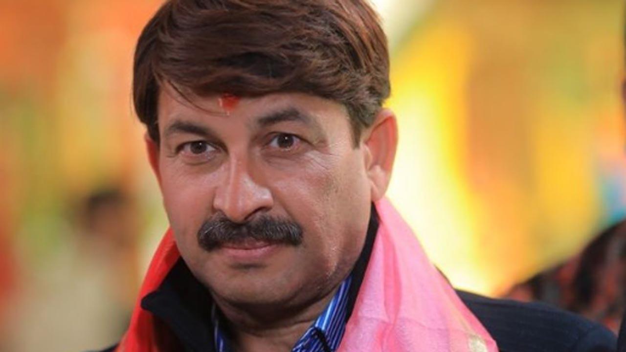 Manoj Tiwari fined for not wearing a helmet during bike rally, issues apology on Twitter