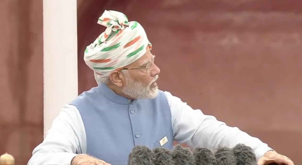 PM Modi dons tricolour-themed pagadi, in tune with 'Har Ghar Tiranga'
