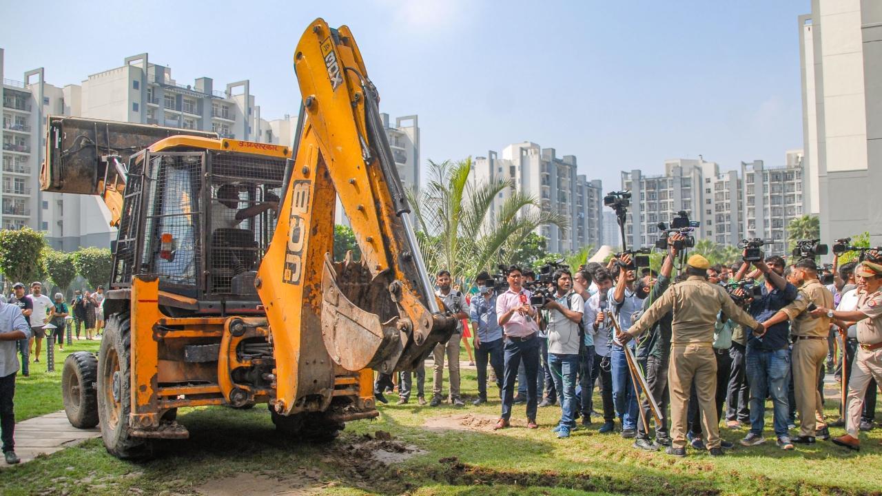 Noida administration acts tough on 'abusive politician', demolishes illegal structure