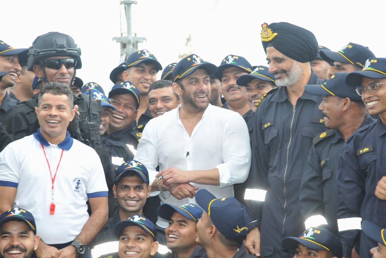 The heartwarming images have taken over the internet, and it depicts the joy on their faces. From hearing about their lives, training, and time away from loved ones, to seeing the state-of-the-art vessel, Salman was left awed by the patriotism and courage the armed forces of our nation has