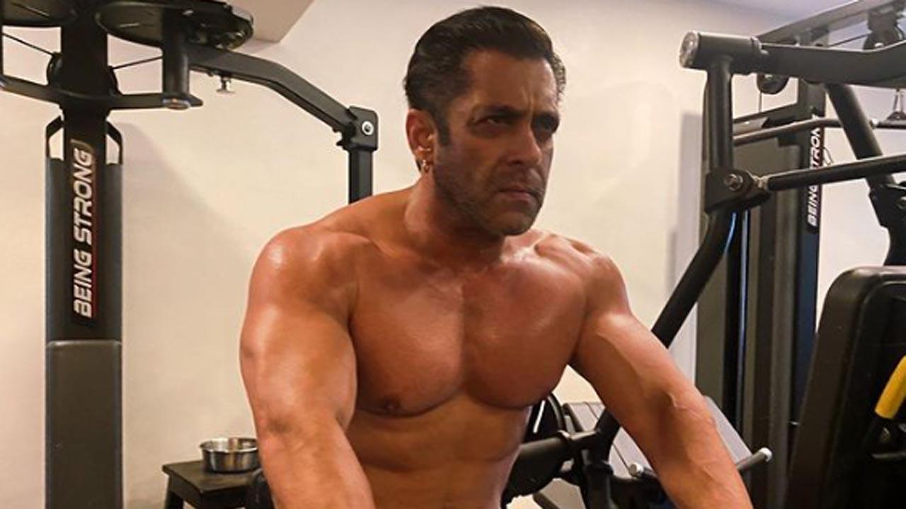 Salman Khan flaunts his chiselled chest in a new picture; see post