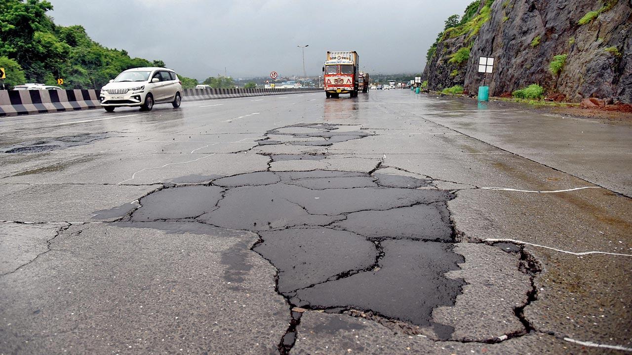 A filled pothole on Mumbai-Pune Expressway. Pic/Sameer Markande