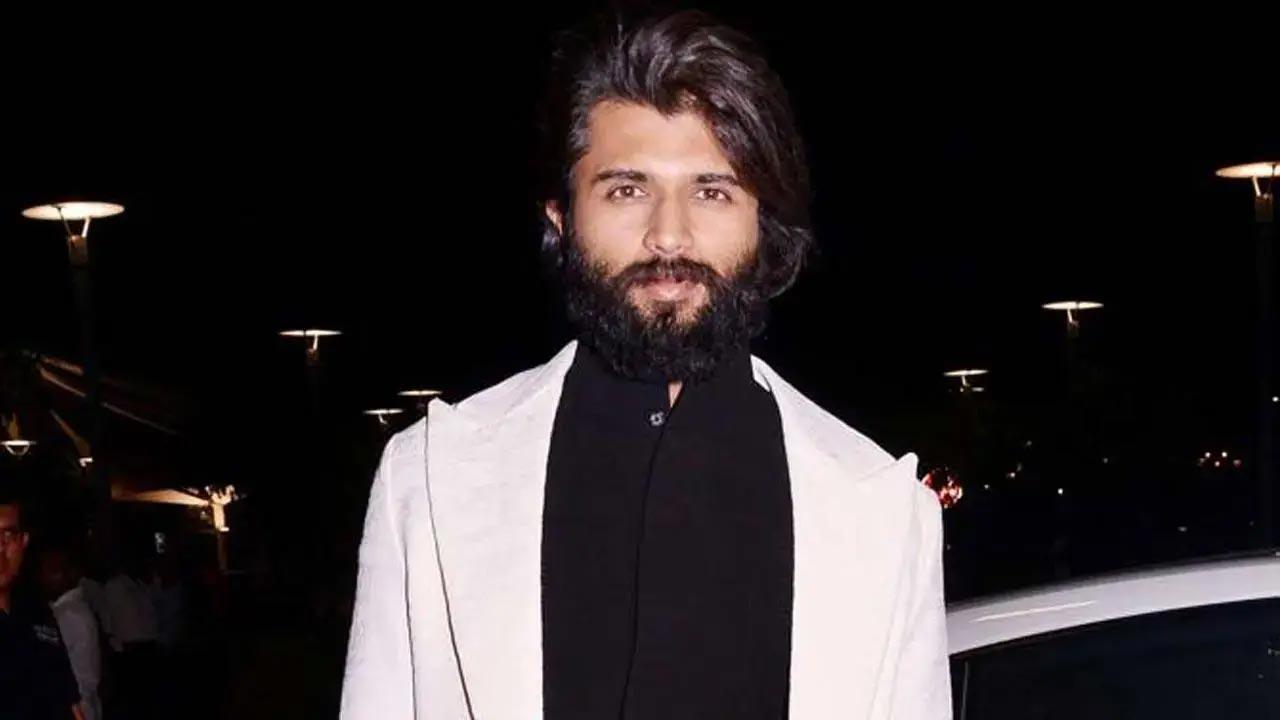 Independence day 2022: Vijay Deverakonda celebrates with Indian Coast Guards