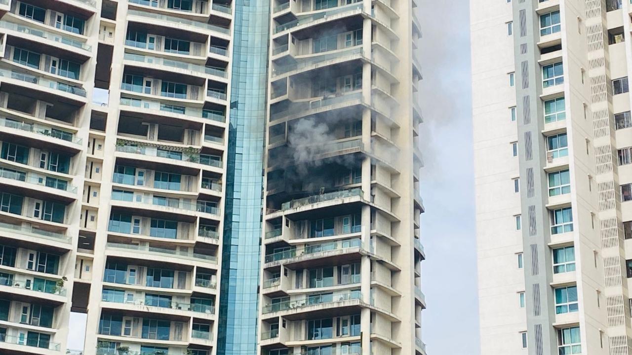 Fire breaks out at residential building. Pic/Shadab Khan