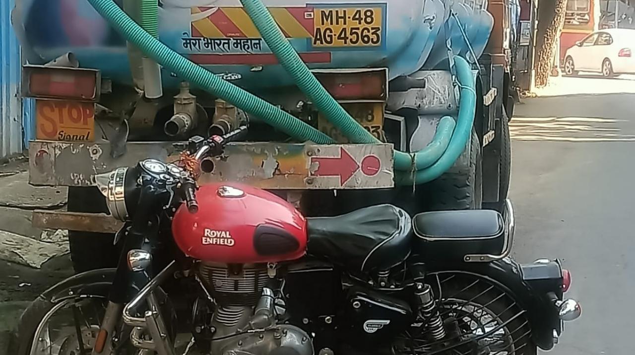 Mumbai: Two dead after speeding motorcycle crashes into water tanker in Malad