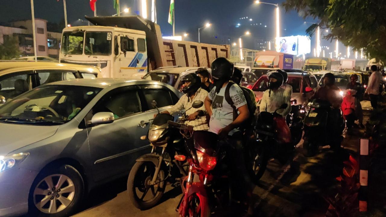 Members of the public and motorists are hereby requested to please take note of above changes and co-operate with the police, the traffic notification said.