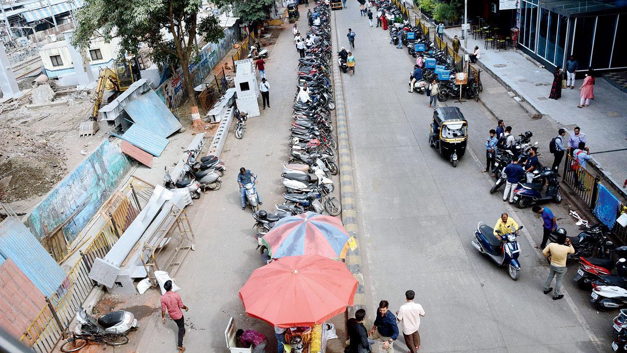 Mumbai: BMC’s Rs 25-crore gift to hawkers and encroachers