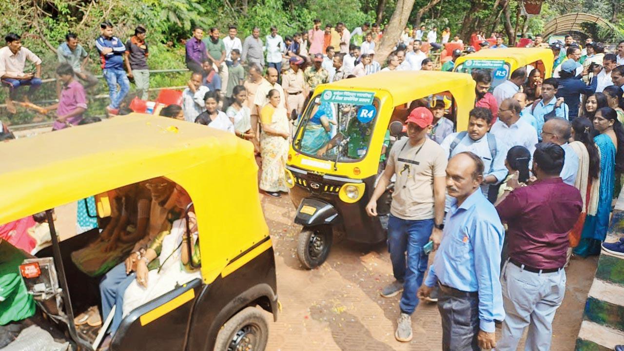 Maharashtra: Electrifying debut of e-rickshaws in Matheran