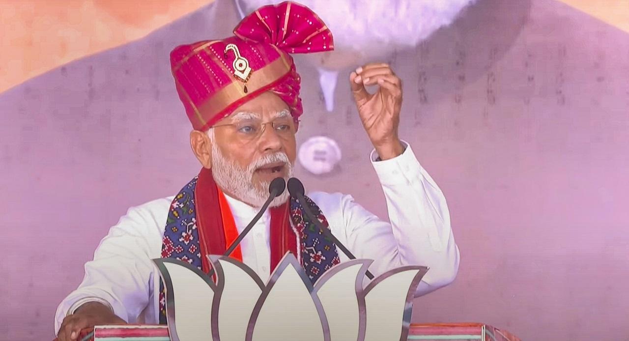 Competition among Congress leaders to abuse me, teach them lesson by voting for 'lotus': PM Modi