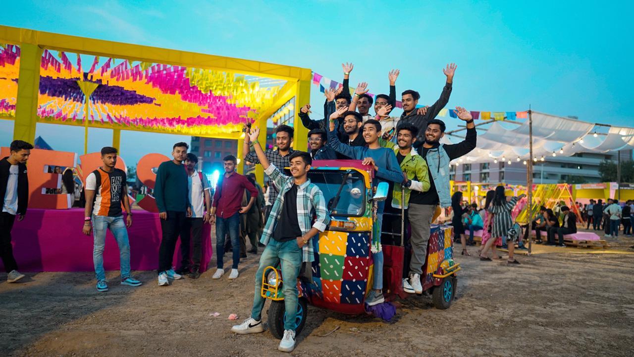 Parul University hosts Freshers Fest 2022, a carnival-like experience attended by over 11,000 new students