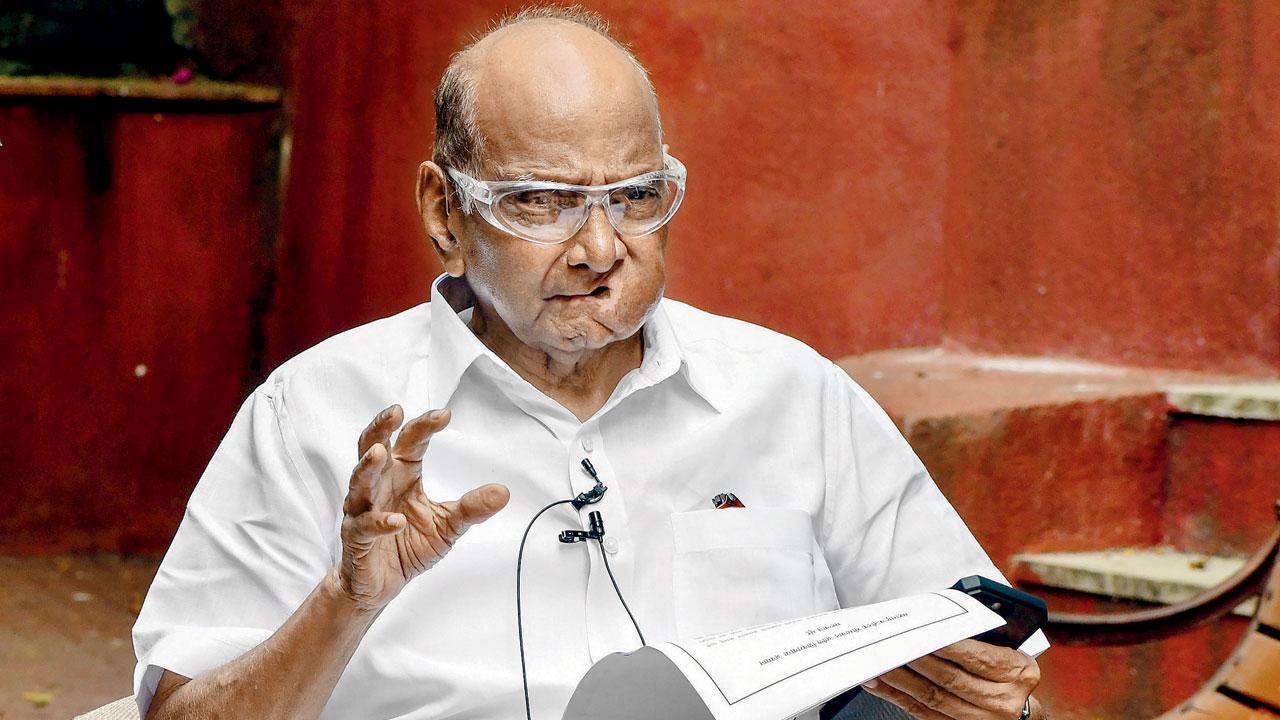 Sharad Pawar gives 24-hr ultimatum to stop attacks on Maharashtra vehicles