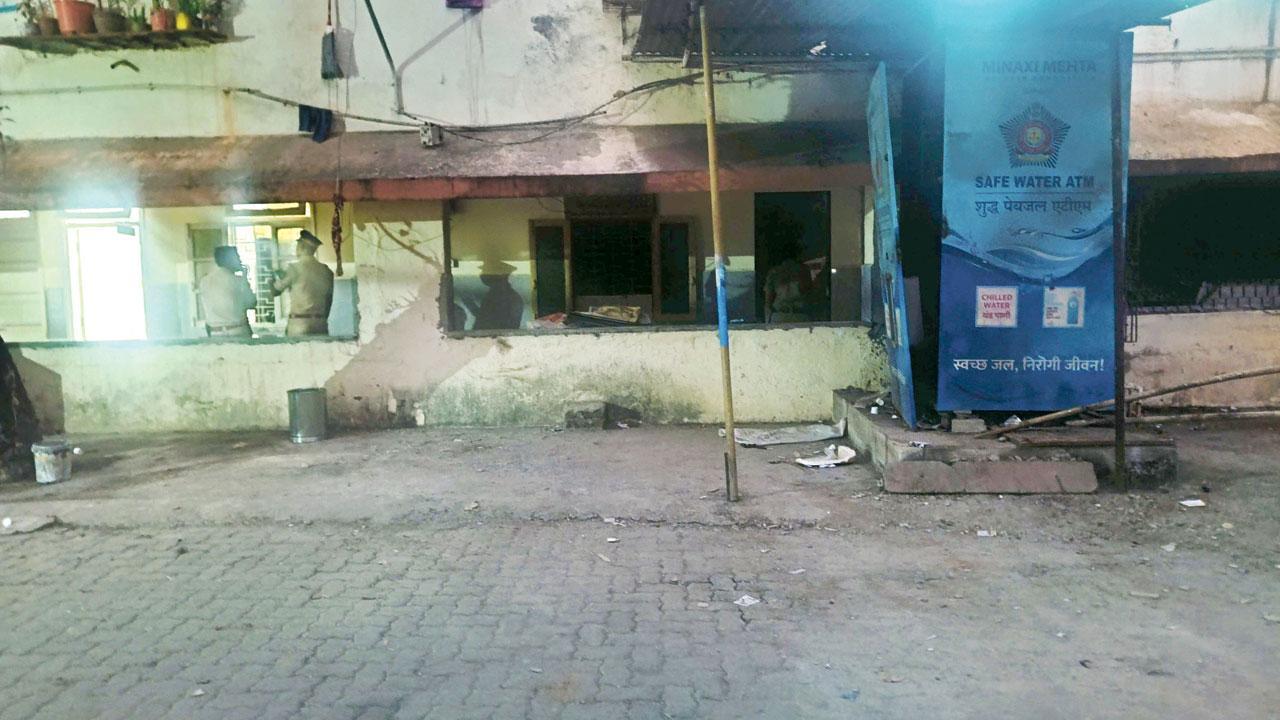 Mumbai: Cop critical after fire in Kherwadi police station