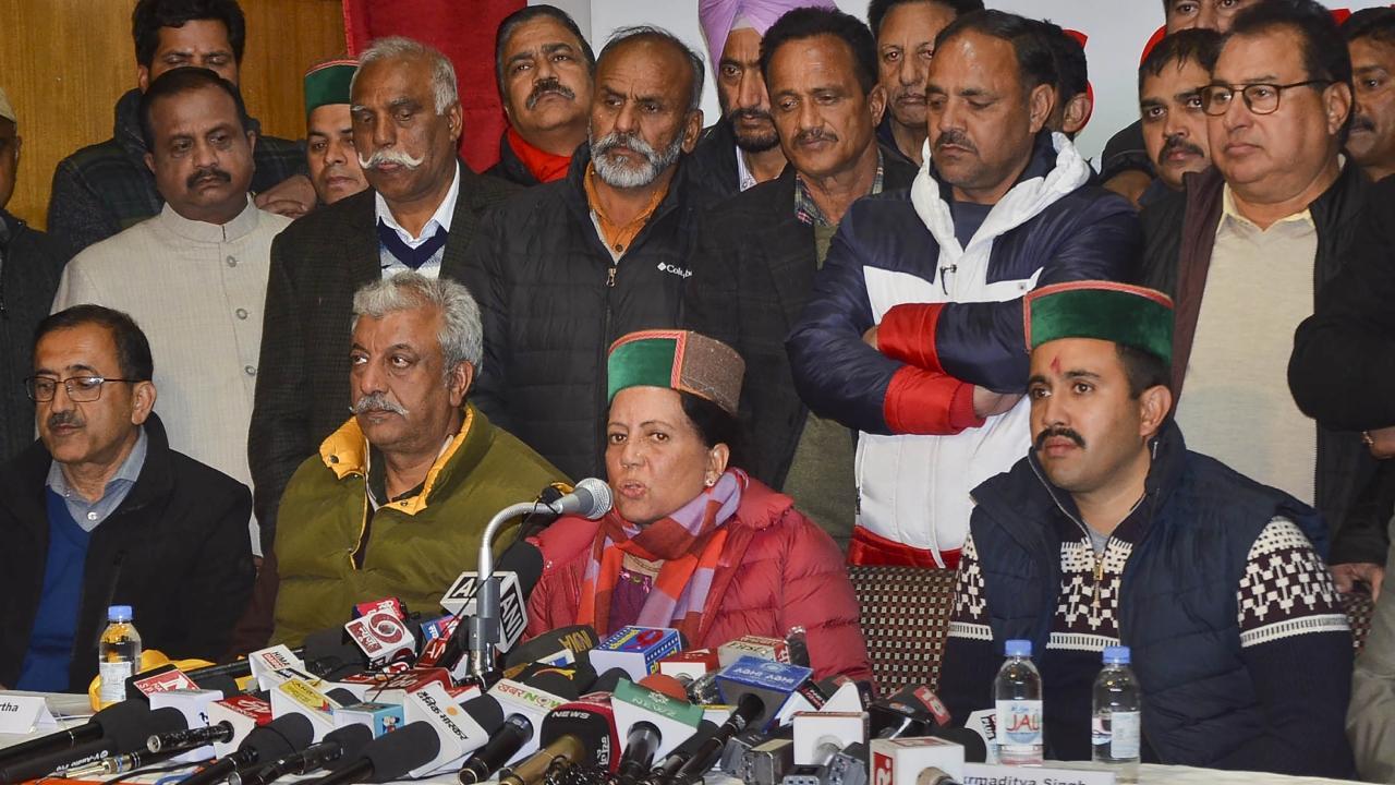 New Himachal Congress MLAs meet to discuss appointment of next CM amid show of strength by aspirants