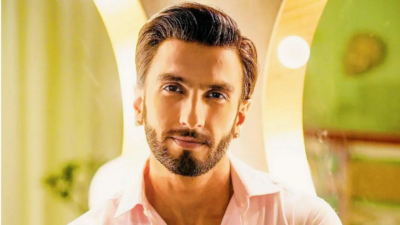 Ranveer Singh rescues child caught in a crowd surge during 'Cirkus' promotion