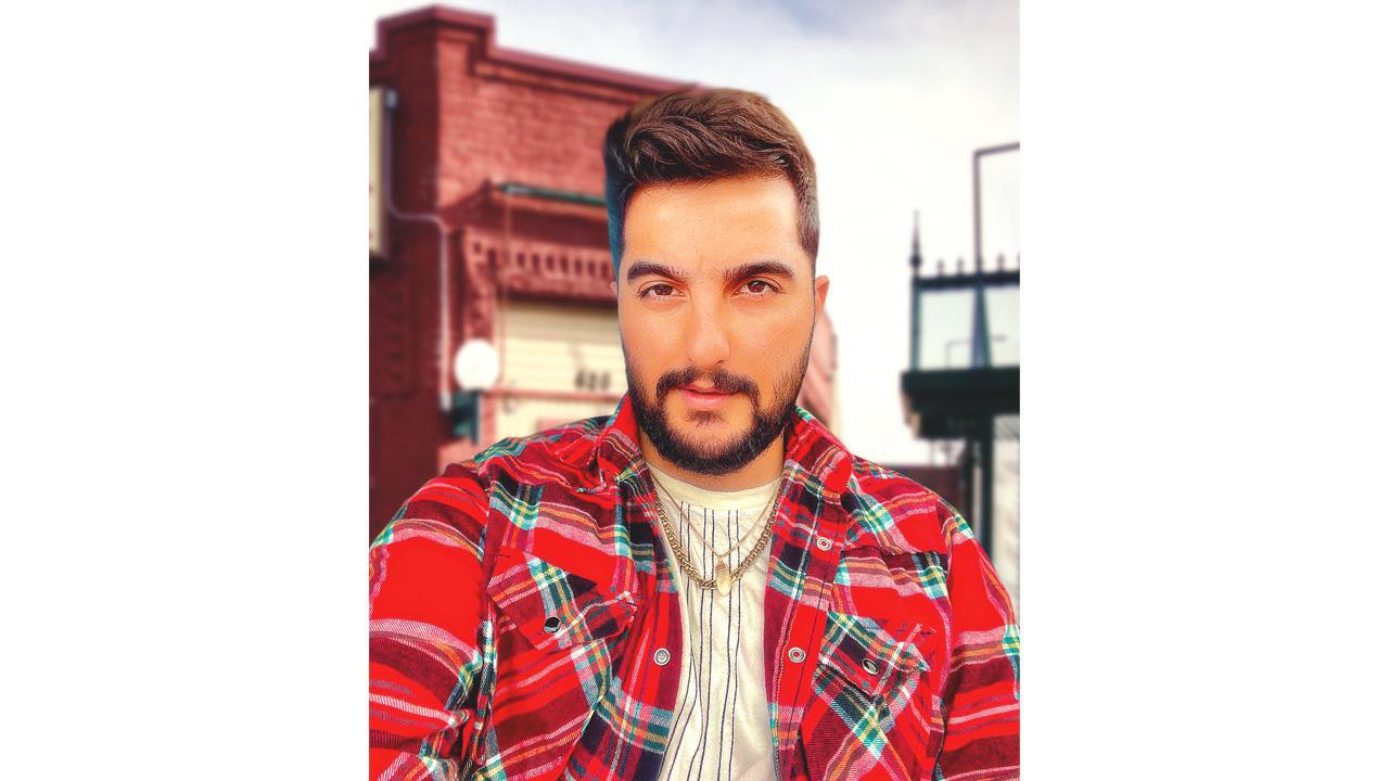 Reza Sajedi, the arranger of pop music, wants to pursue singing seriously,Reza Sajedi serious decision to sing.