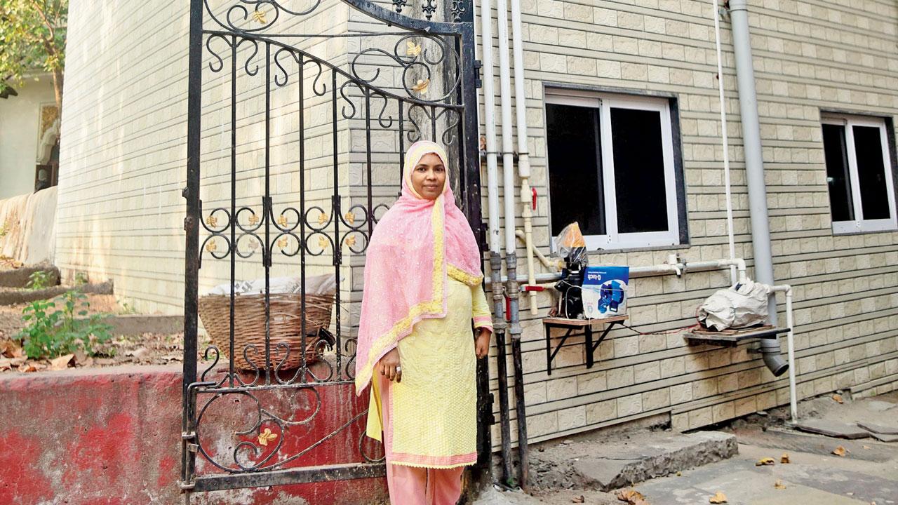 Rukhsana Syed Akhtar outside the ghusl khana and mosque for women that has come up at Bada Qabrastan, Marine Lines. The dedicated structure allows women the right to pray, grieve and bid goodbye to the deceased in privacy. Pics/Shadab Khan