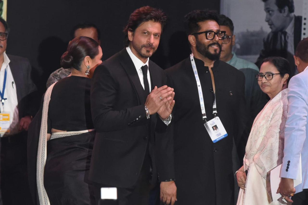 Khan won hearts with his speech at the inauguration. His speech on narrow mindedness on social media and keeping positivity alive amid row on Pathaan won over his admirers. Addressing a gathering on the occasion of the inauguration of the Kolkata International Film Festival (KIFF), Khan said cinema brings to the fore humanity's immense capacity for compassion, unity and brotherhood.
