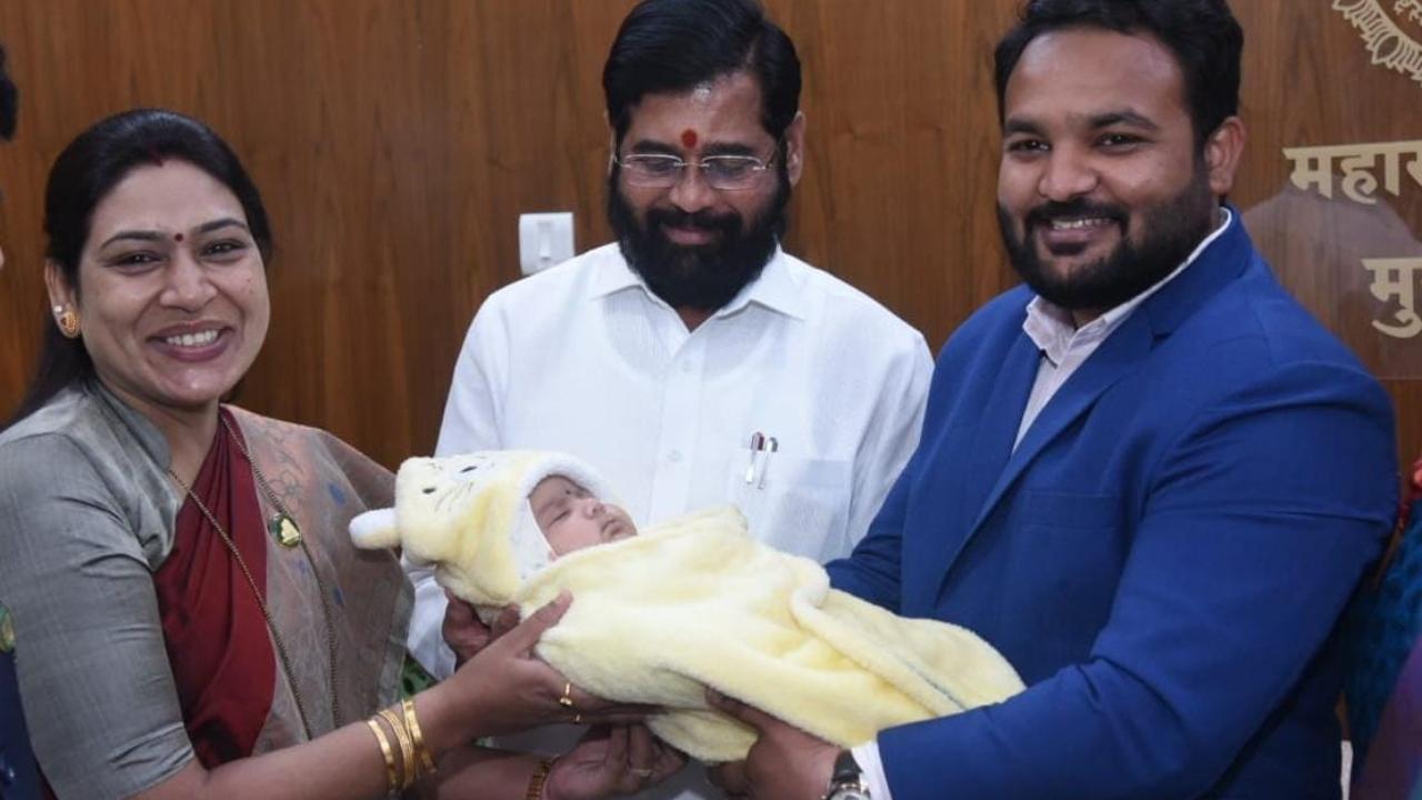 CM Eknath Shinde publicly praised Ahire for her step to get along her baby, he also praised her dedication towards her work.