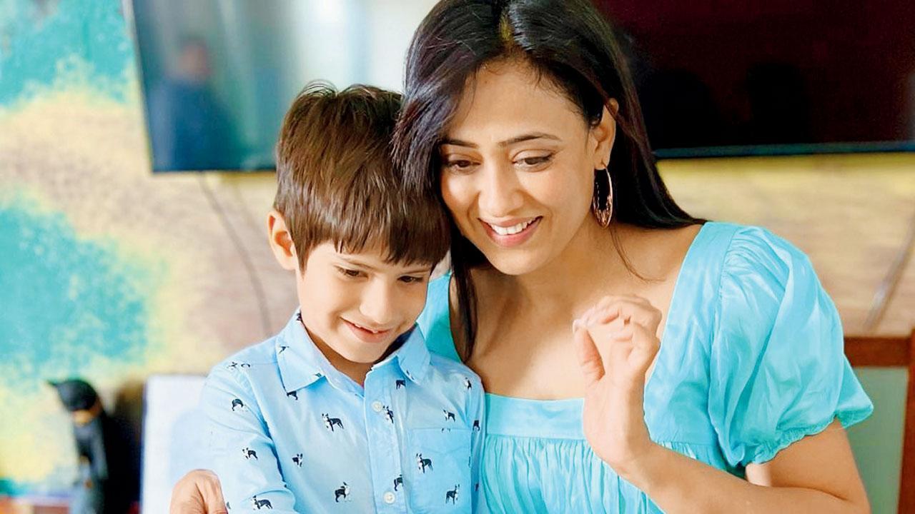 Here's how Shweta Tiwari spends time with her son while shooting