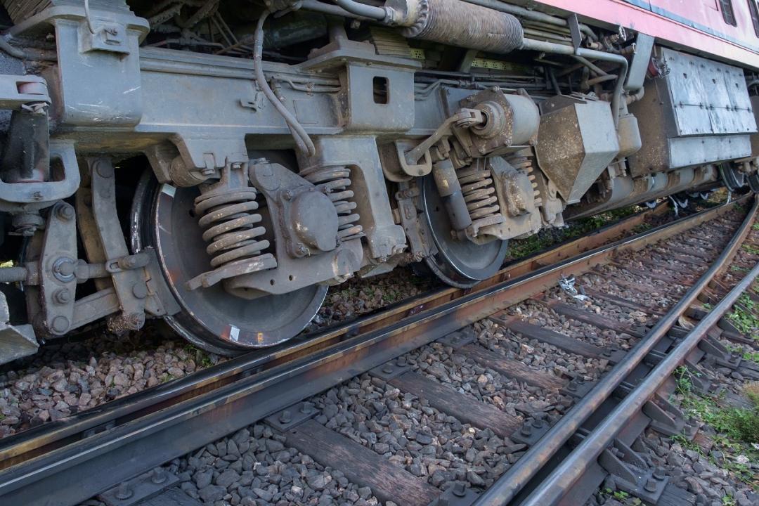 Three wheels of locomotive derail near Kasara station in Thane; train traffic hit