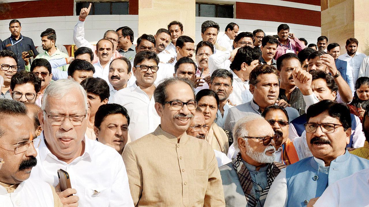 Border dispute with Karnataka rocks Maharashtra winter session