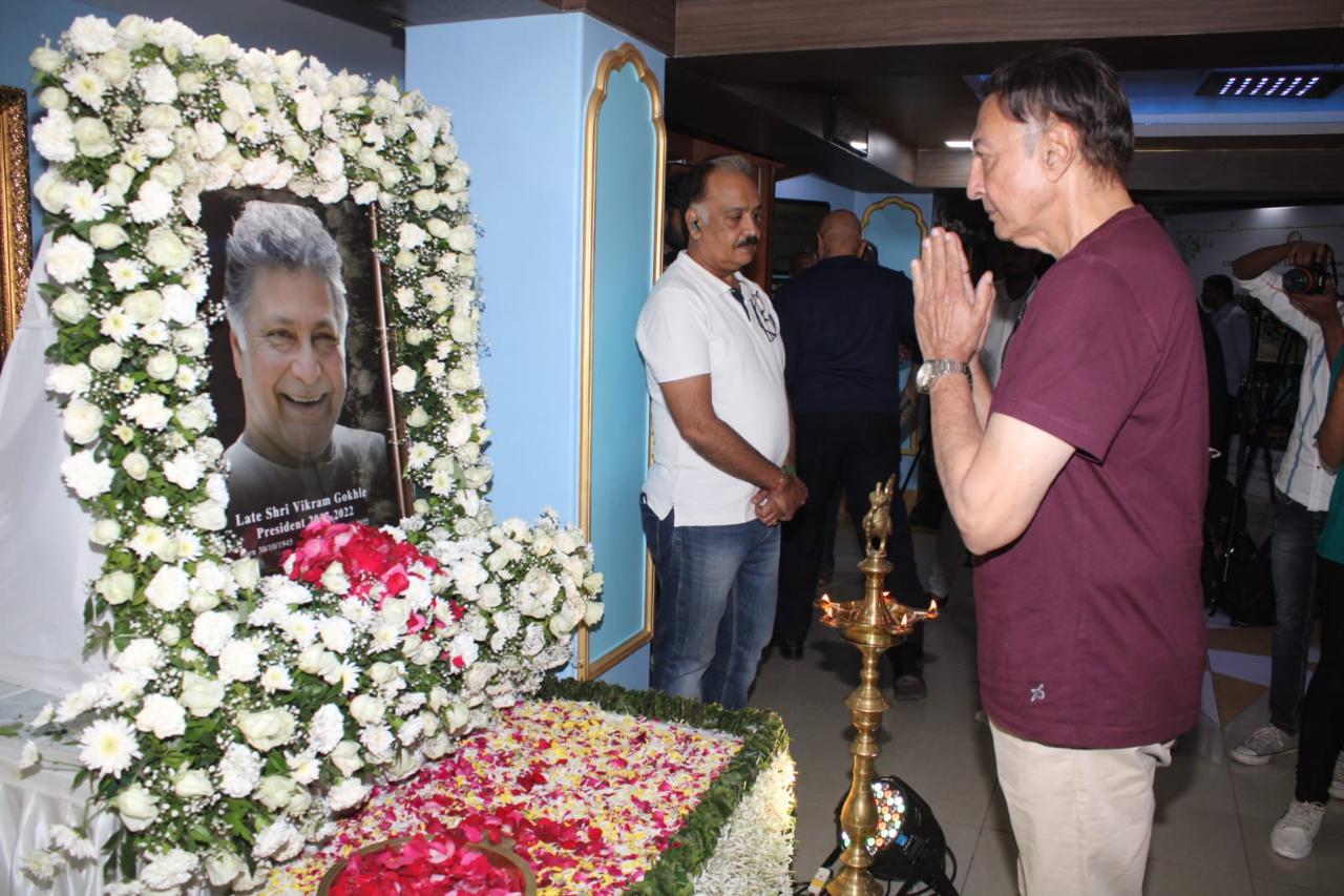 Actor Anag Desai also paid his tribute to the late actor during the prayer meet