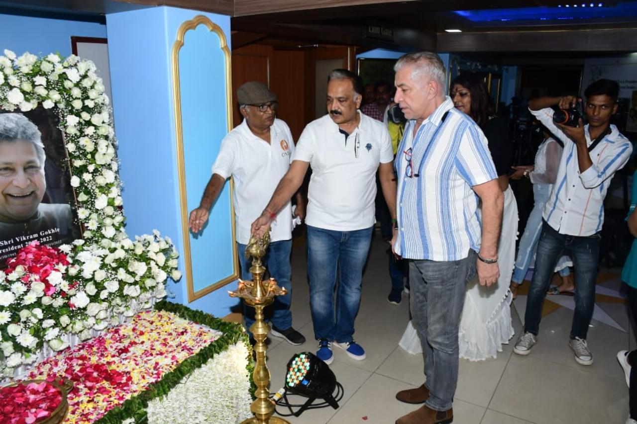 Industry veteran Dalip Tahil was also at the meet