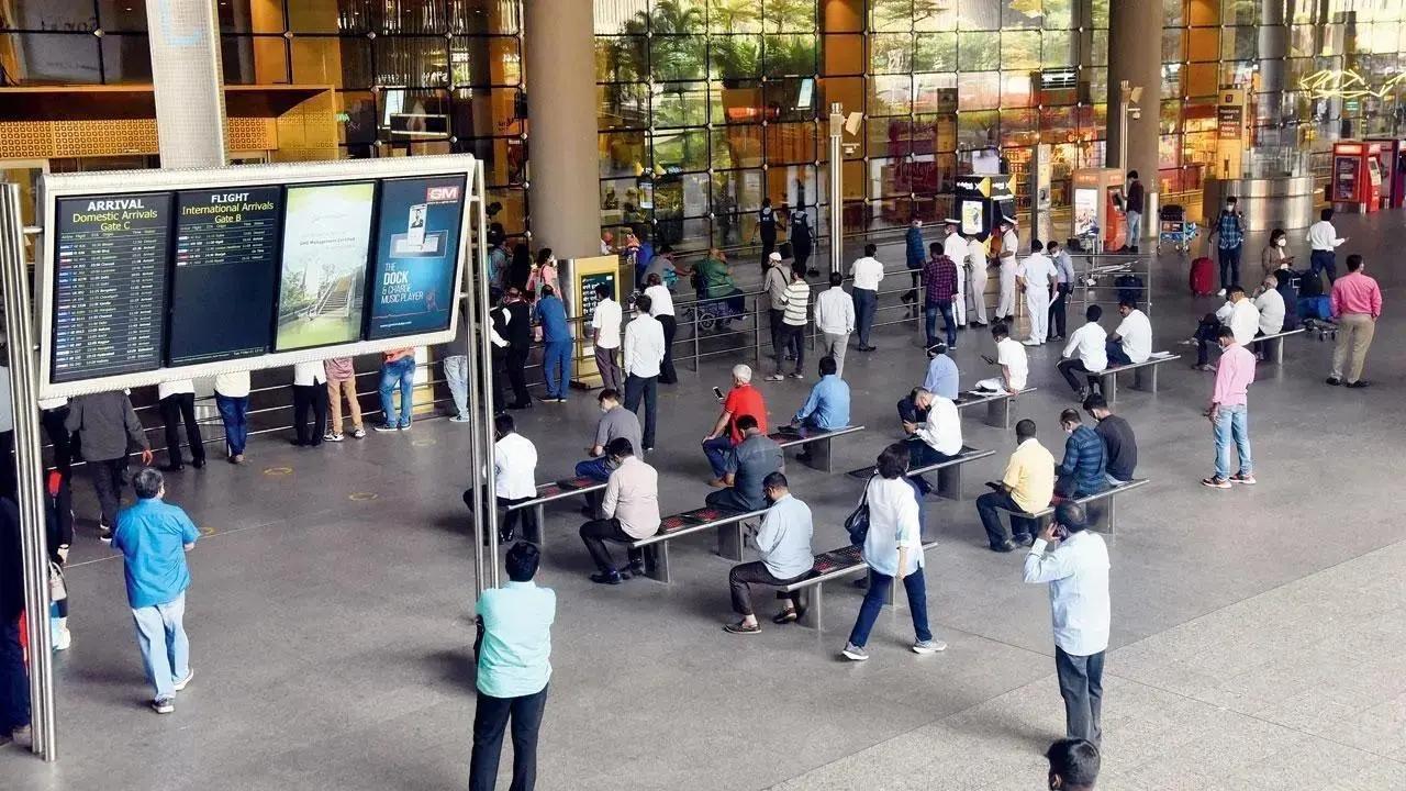 Chaos at Mumbai Airport after system crash