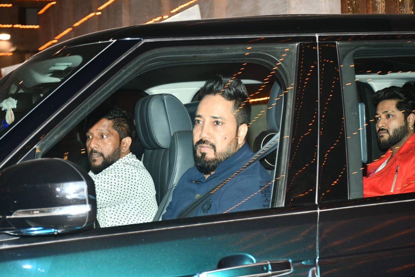 Singer Mika Singh was also spotted arriving for the party. He waved and smiled to the paps waiting outside Antilia