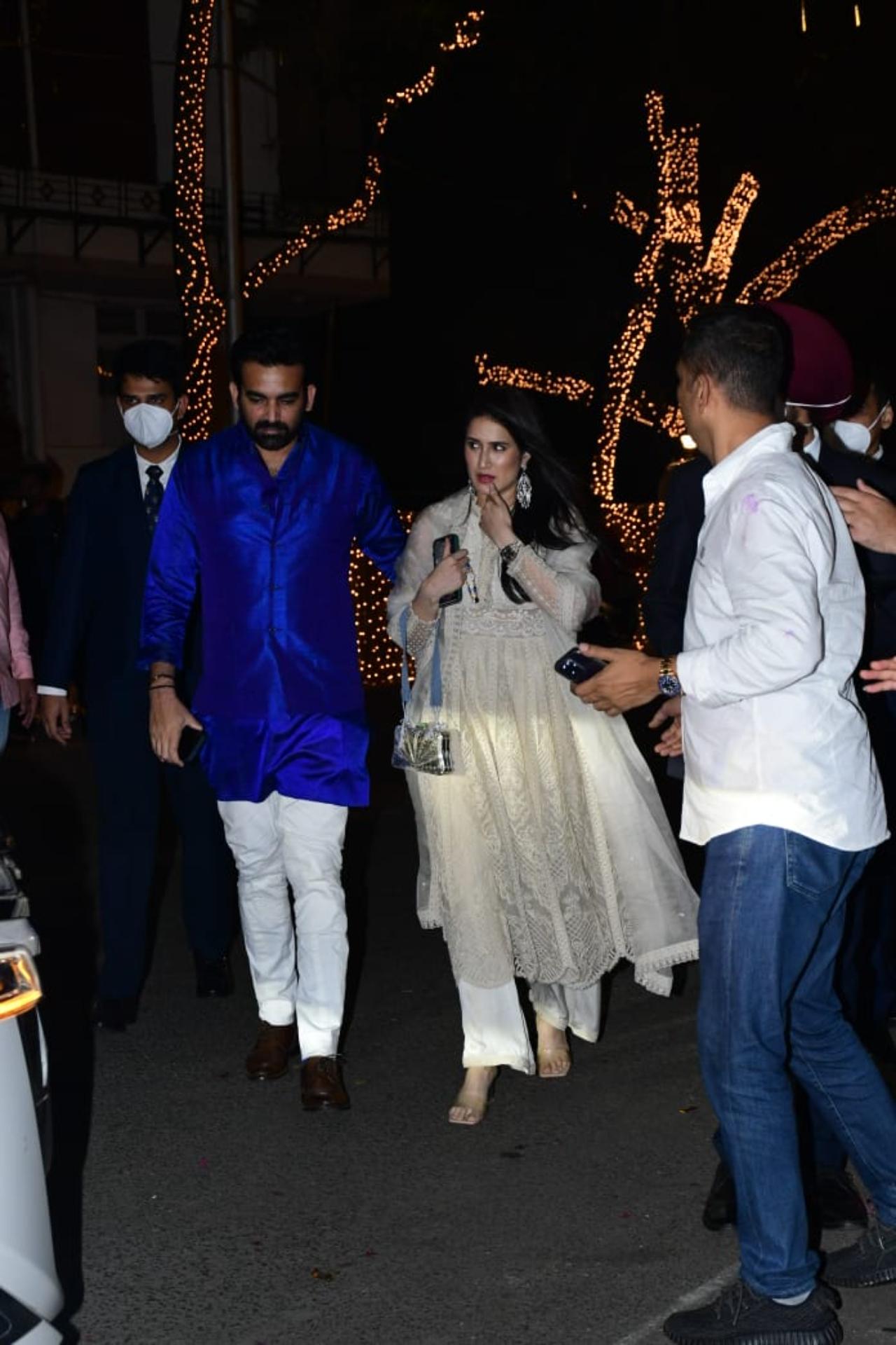 Cricketer Zaheer Khan and his actress wife Sagarika were also at the party. While Zaheer opted for a shiny blue kurta, Sagarika looked stunning in an off-white suit
