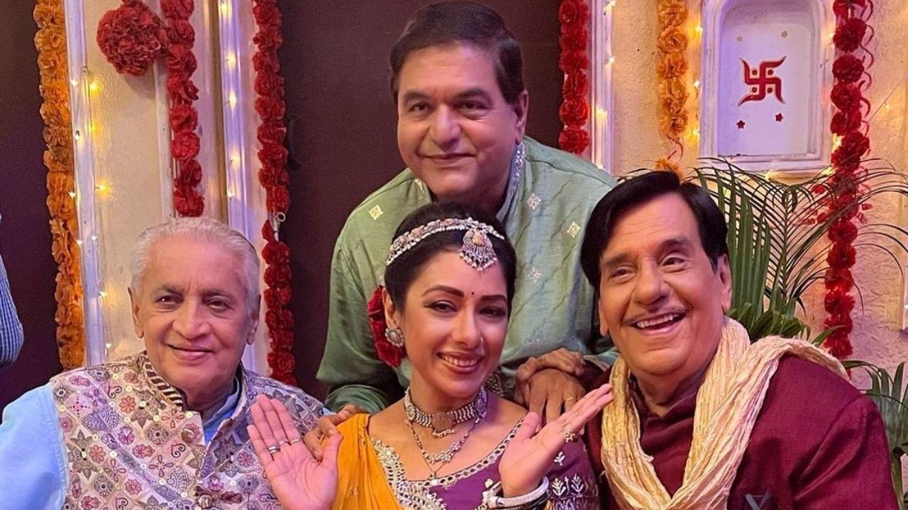 Anupamaa Update: Barkhaa files an Apprehension Complaint against Paakhi and Vanraj, Paakhi CONVENIENTLY blames her father Vanraj for the entire mess up in the relationships