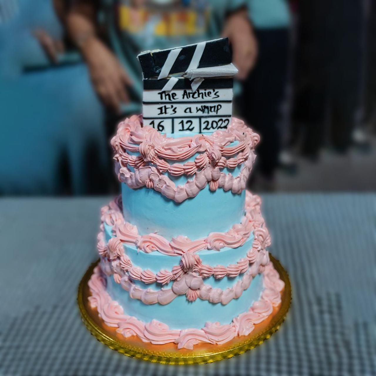 The unit wrapped the film with a celebratory cake cutting ceremony. They shared the picture of a two tiered blue and pink cake which was cut by the team
