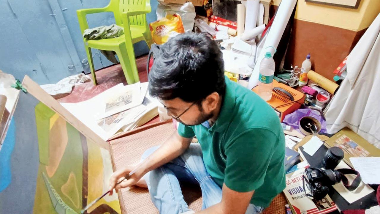 Anirban Mishra, WB, creates mixed media on canvas