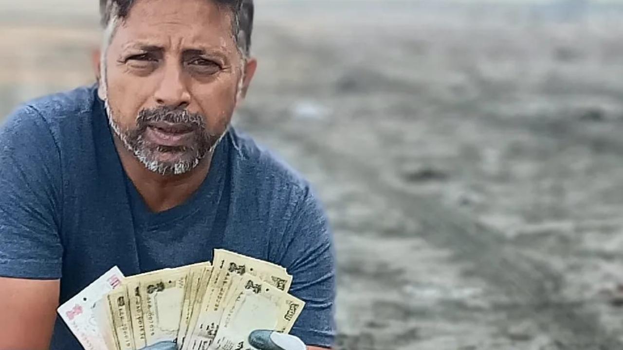 Vasai couple find demonetised currency notes at beach, hand them over to cops