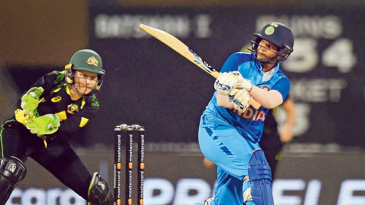 ‘Finisher’ Deepti Sharma rues fielding errors in first T20I v Oz