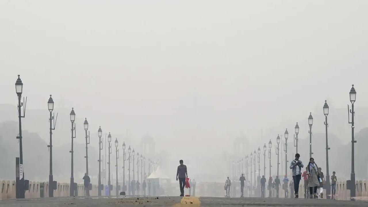 Delhi's air quality remains 'very poor' for fifth day straight; AQI at 323