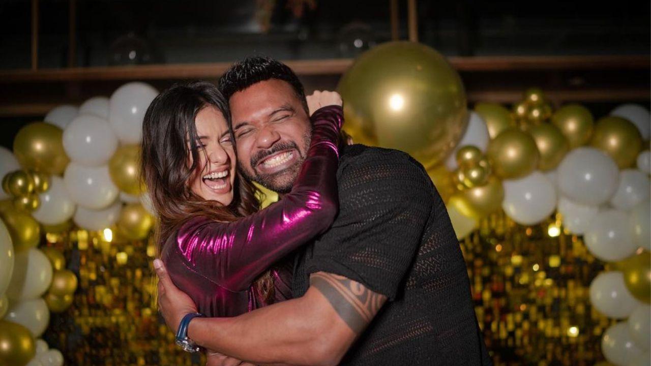 Divya’s birthday celebrations got upped a bit higher when she got engaged to her boyfriend Apurva Padgaonkar on the same day.