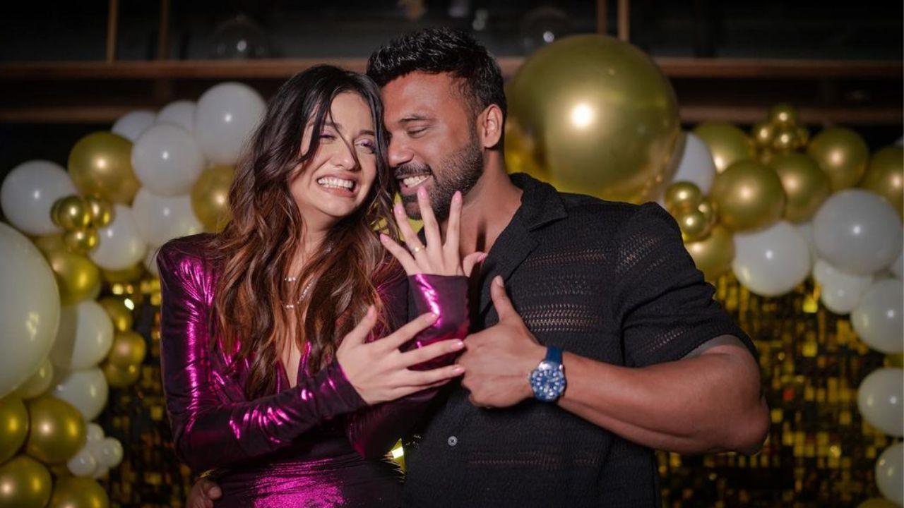 Both, Divya and Apurva shared their engagement photographs on social media. In no time, there were congratulatory messages which started pouring in for the couple. 