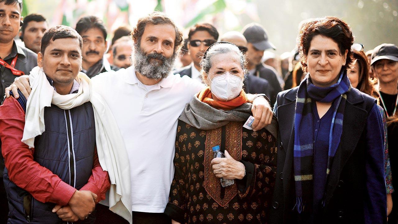 The Gandhis are a kattar paapi parivaar, says BJP